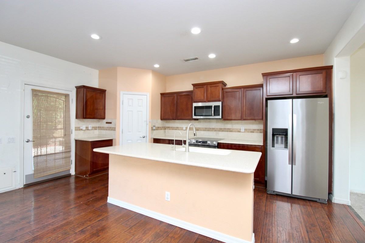 2140 W Kathleen Rd - Photo 4 of 24