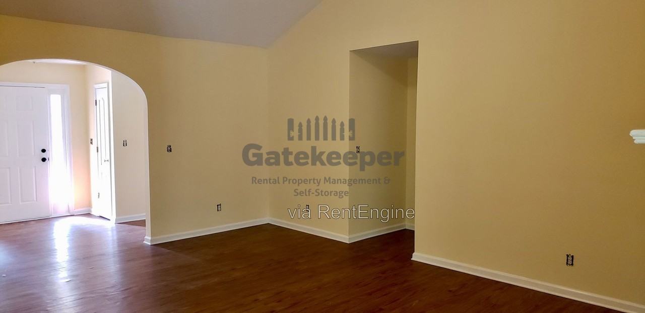 725 Old Stone Ct - Photo 2 of 14