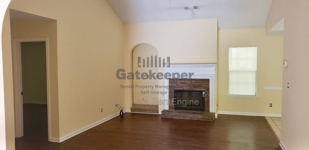 725 Old Stone Ct - Photo 3 of 14