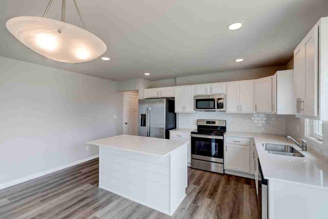 4025 Ne 6th St - Photo 6 of 20