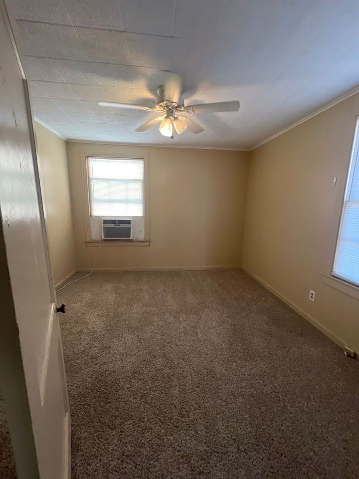 3808 Swanee St - Photo 4 of 5
