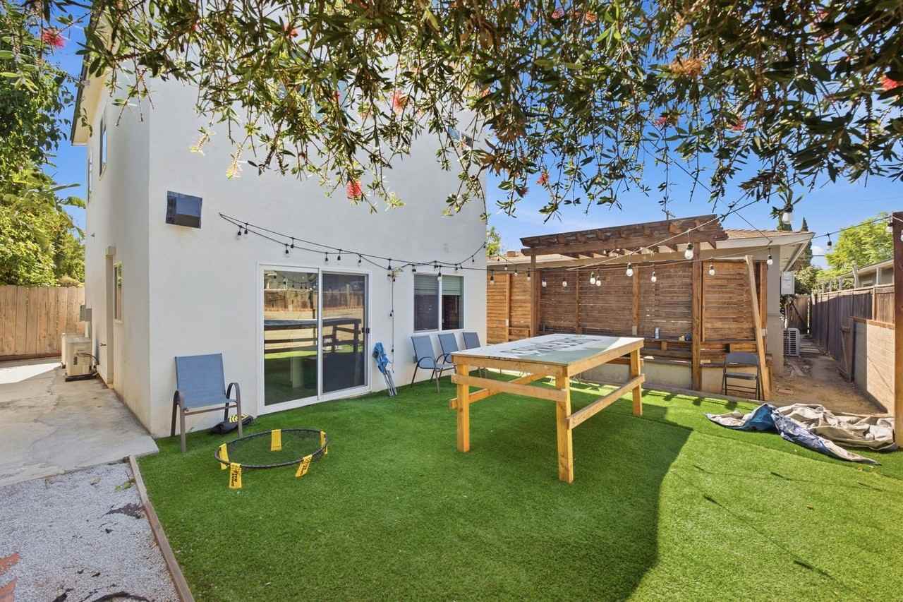 4953 63rd St - Photo 4 of 19