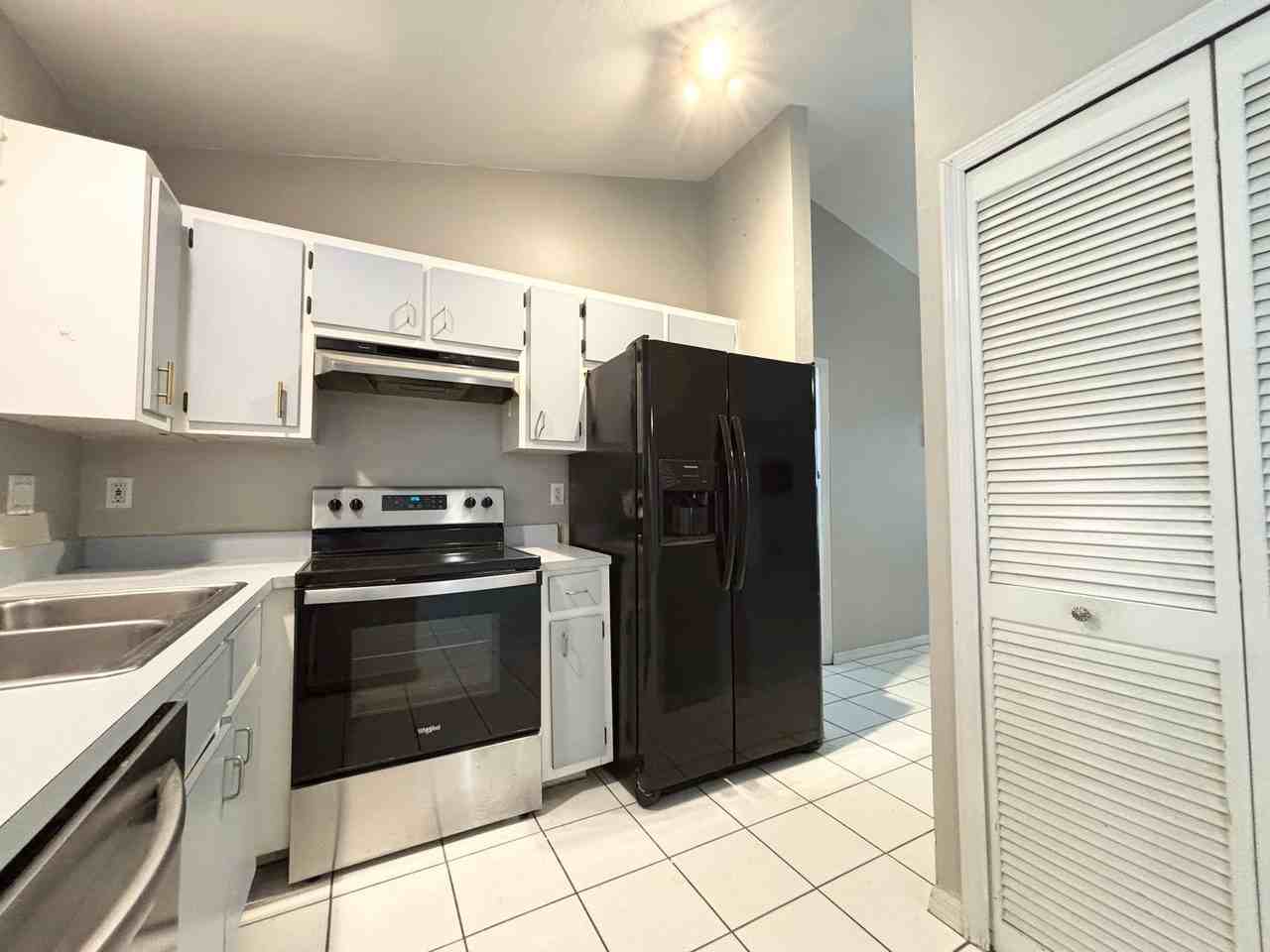 133 Ne 23rd Ave - Photo 6 of 24