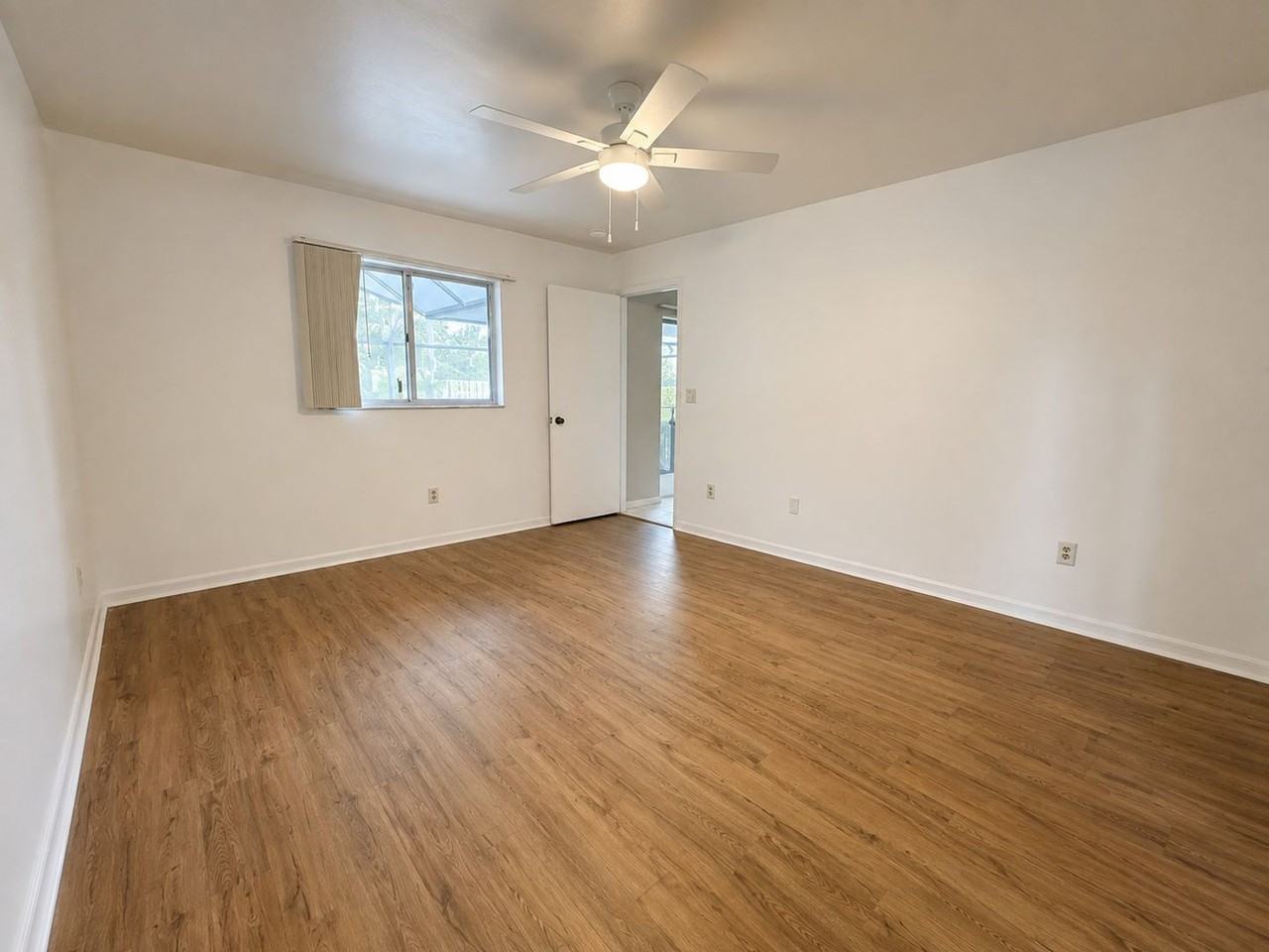 133 Ne 23rd Ave - Photo 7 of 24