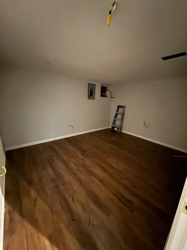 1009 Sharon Ave - Photo 2 of 12