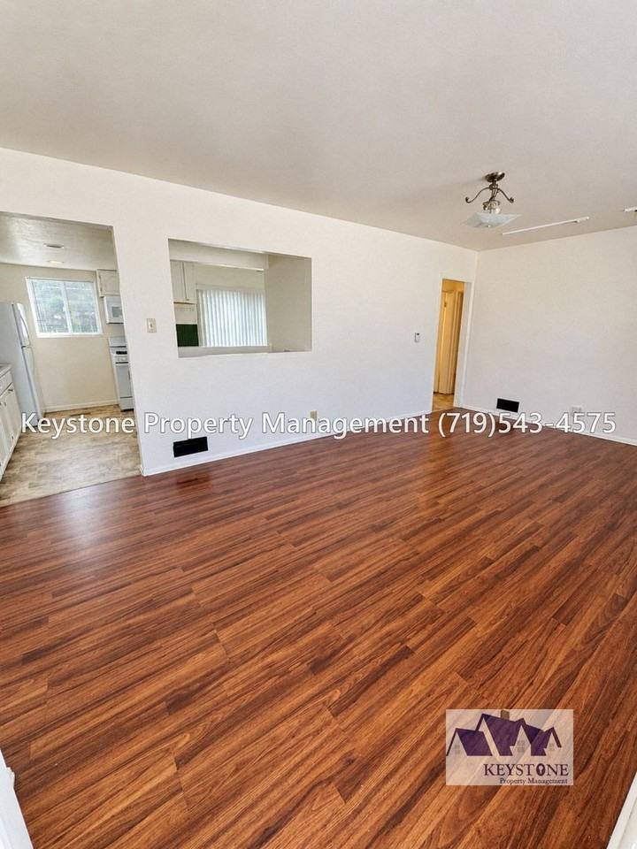412 W 27th St - Photo 2 of 28