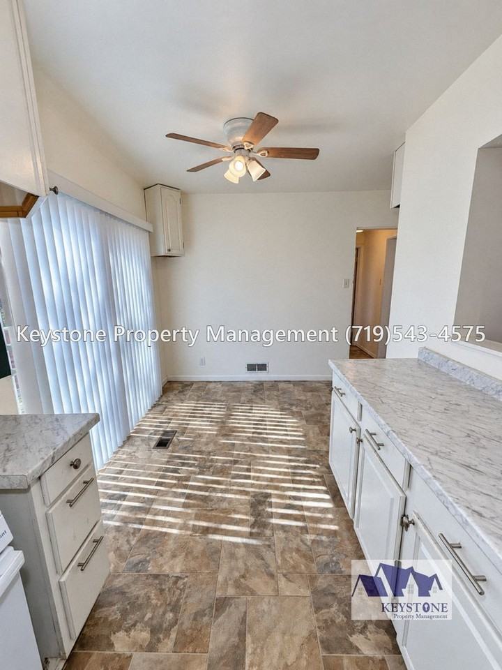 412 W 27th St - Photo 6 of 28