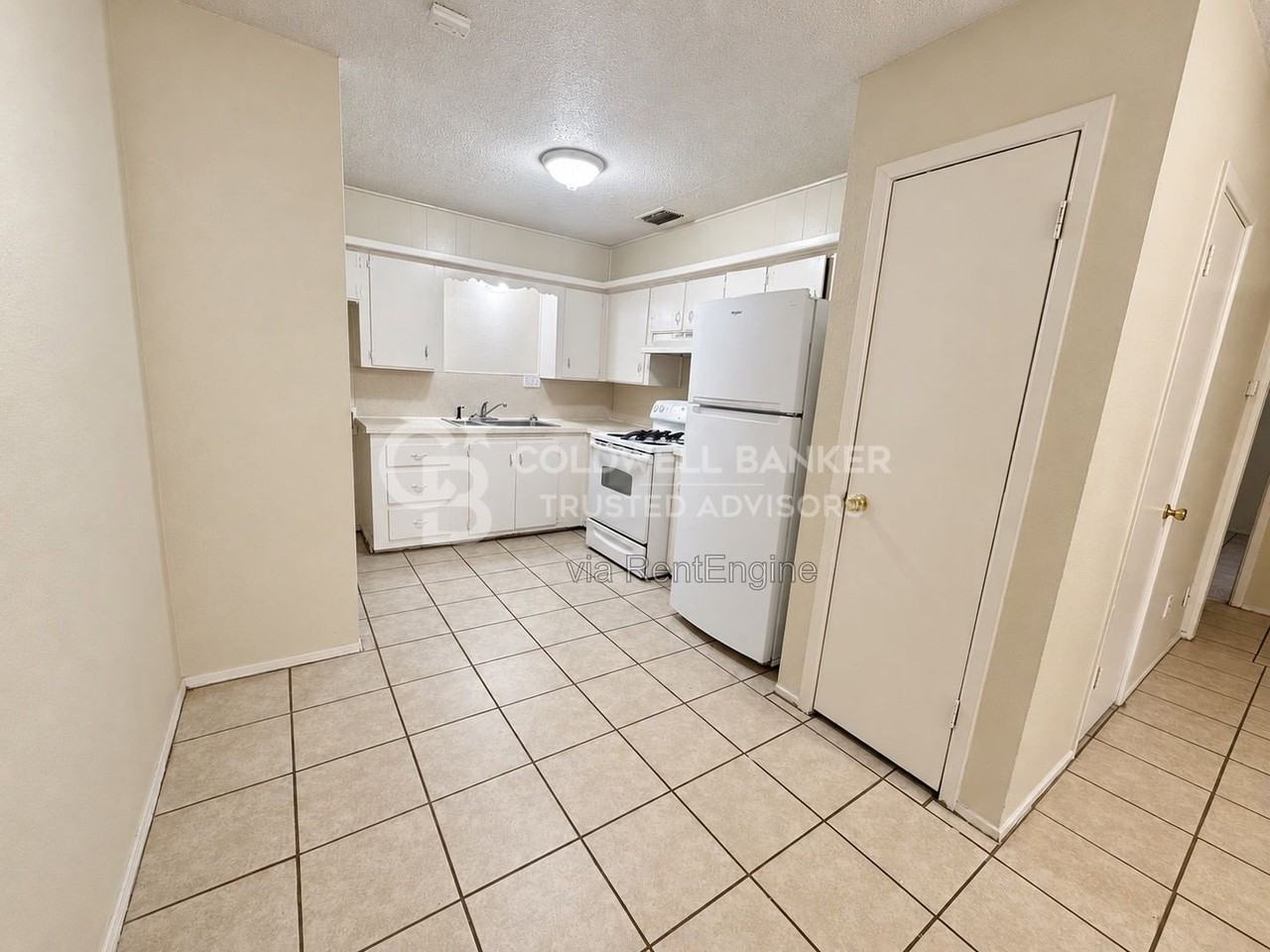 607 8th St #A - Photo 7 of 11