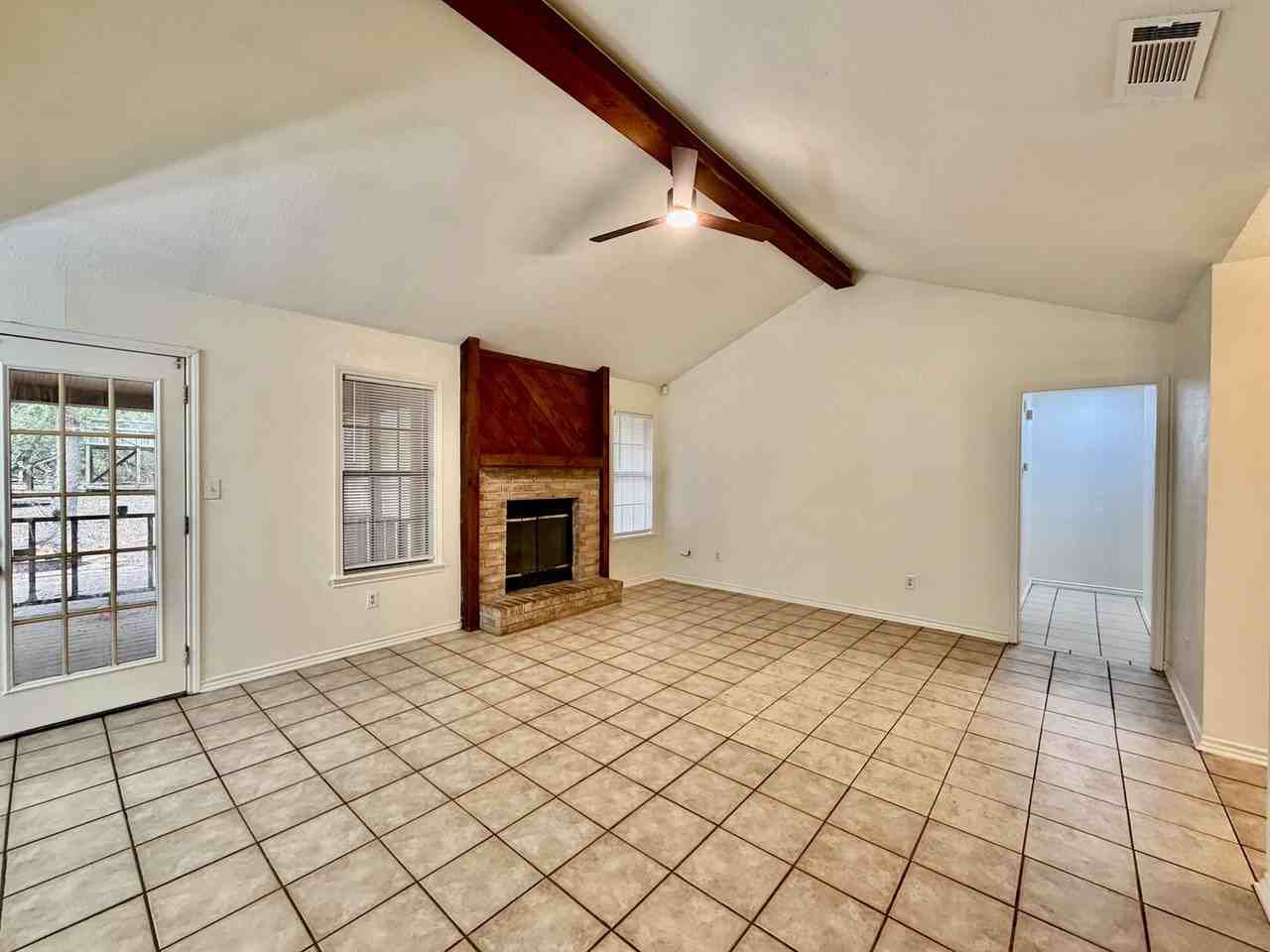 205 Quail Run - Photo 2 of 18