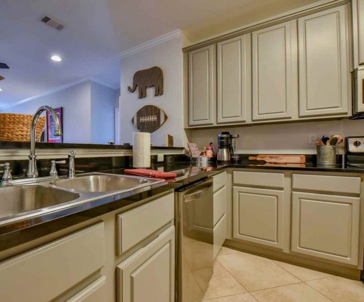700 15th St #1301 - Photo 4 of 9