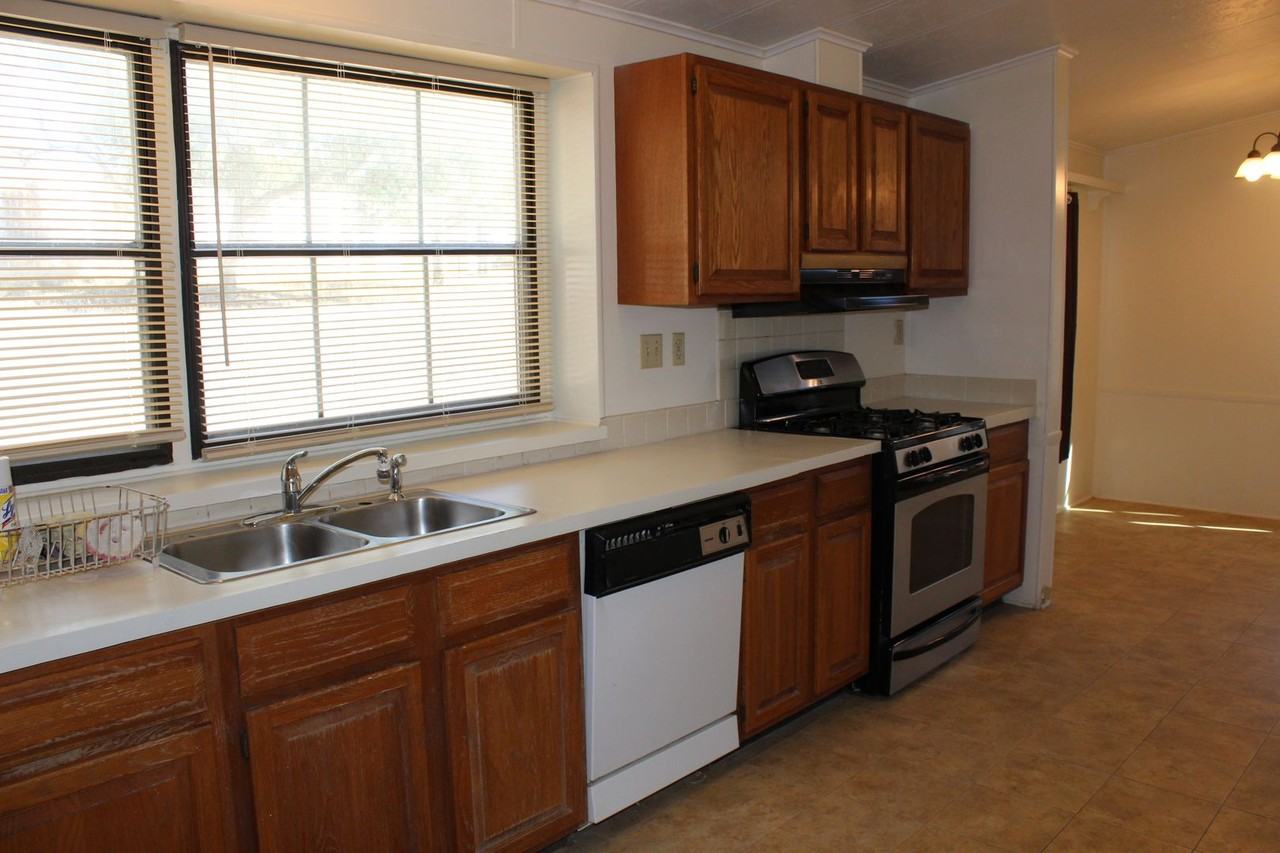 14111 S Green Hills Loop #B - Photo 5 of 11