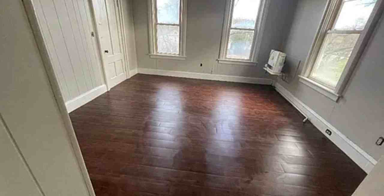 273 Main St - Photo 4 of 5