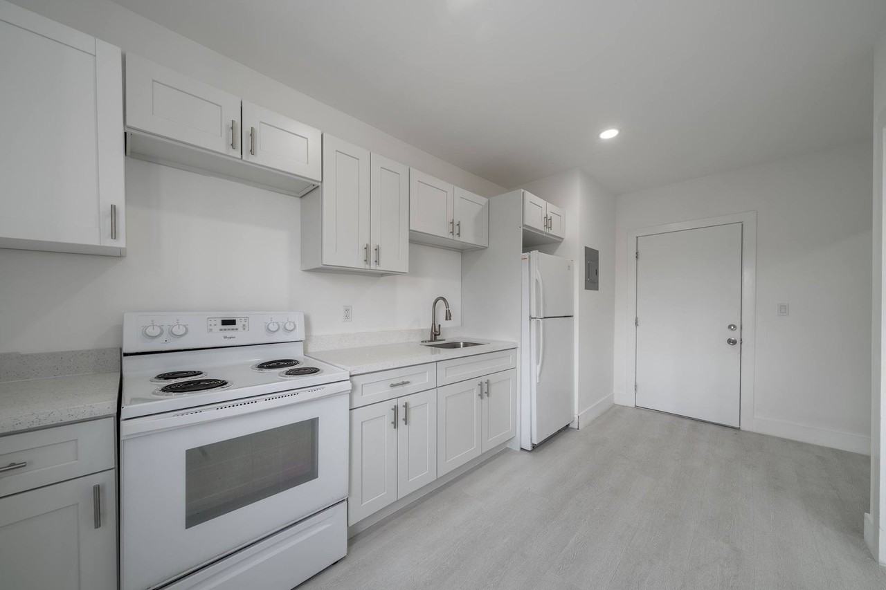 Newly renovated in Little Havana! / 1/1 $1,600 y 2/1 $2,000, remodelados en Little Havana. - Photo 7 of 9