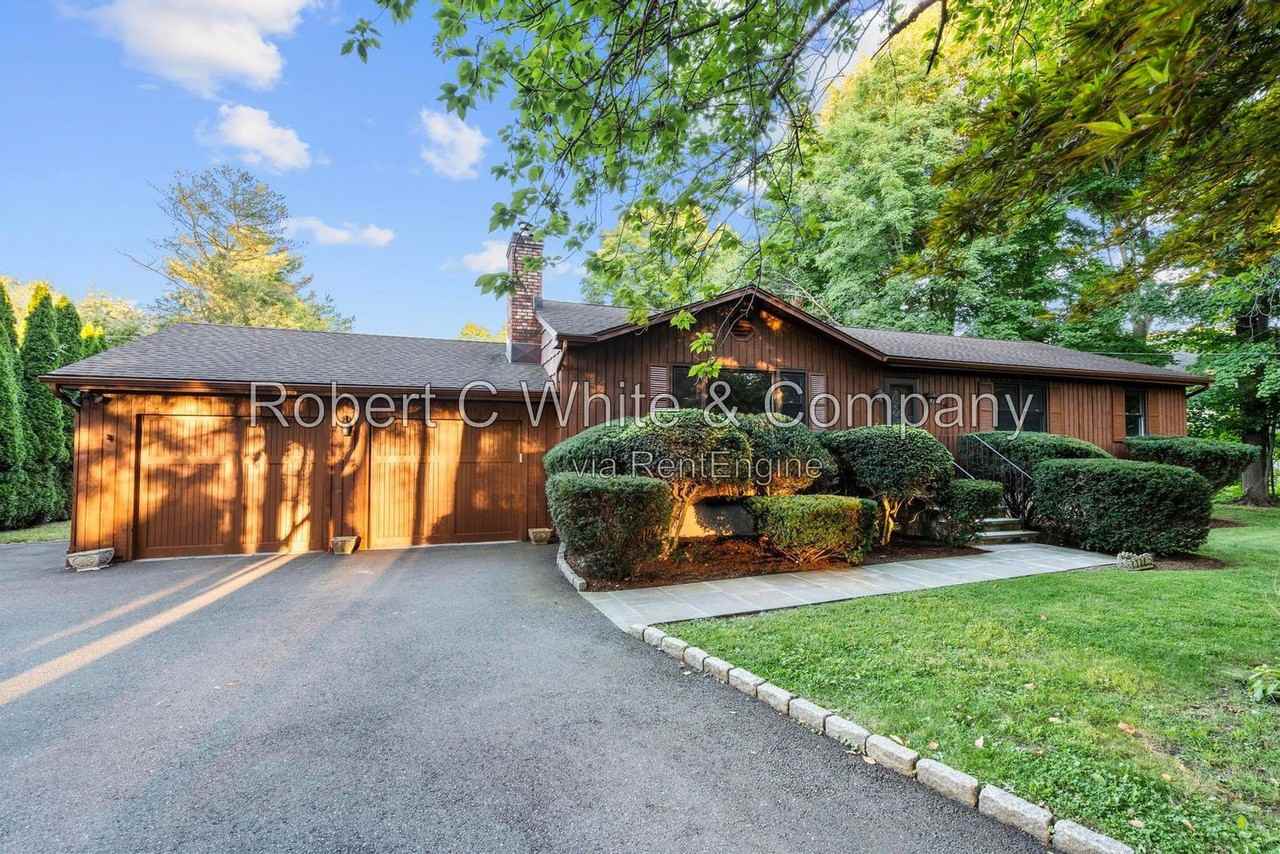 1040 Daniels Farm Rd