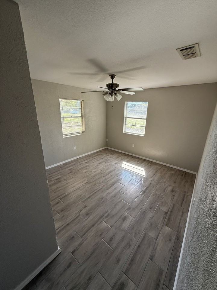 14712 State Highway 19 N - Photo 6 of 13