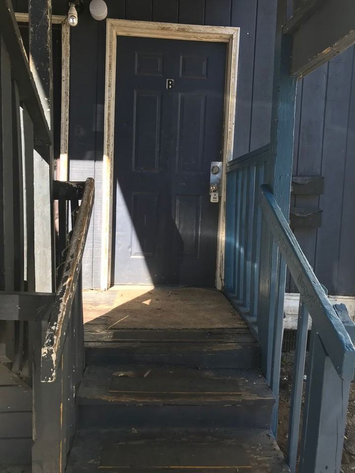 830 Fremont St - Photo 2 of 9
