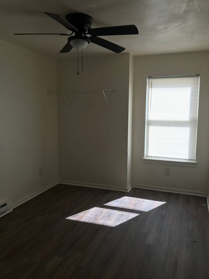 830 Fremont St - Photo 4 of 9