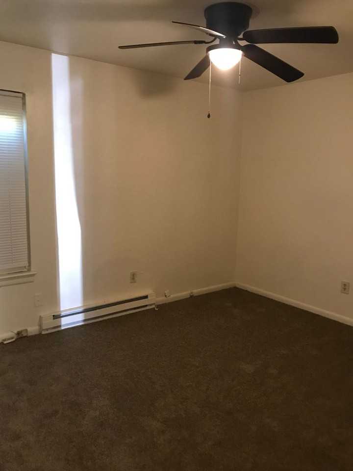 830 Fremont St - Photo 6 of 9