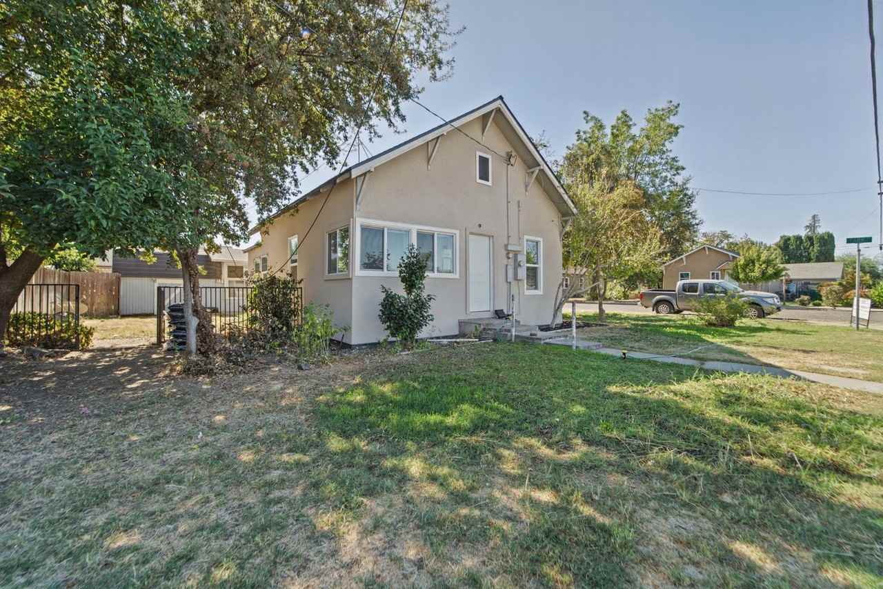 1181 1181 Laurel St / 290 Park St - Photo 3 of 16