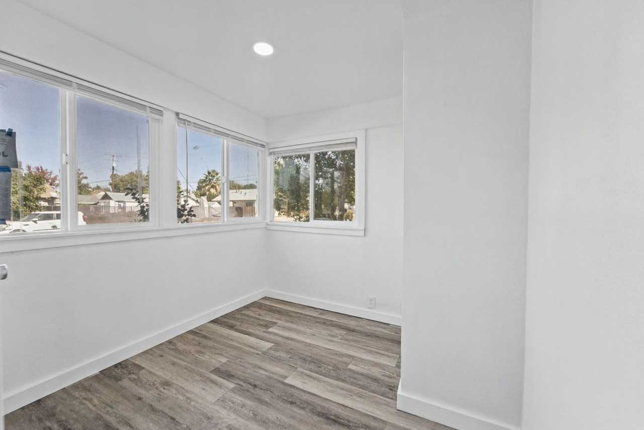 1181 1181 Laurel St / 290 Park St - Photo 4 of 16