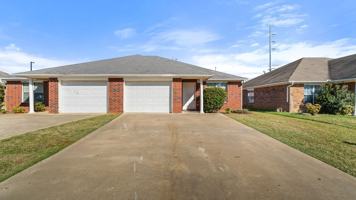 featured image of 4206 4206 & 4208 Magnolia