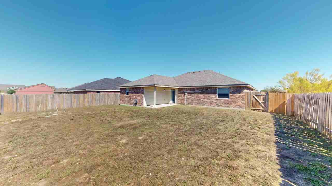 2411 Hydrangea Ave - Photo 2 of 18