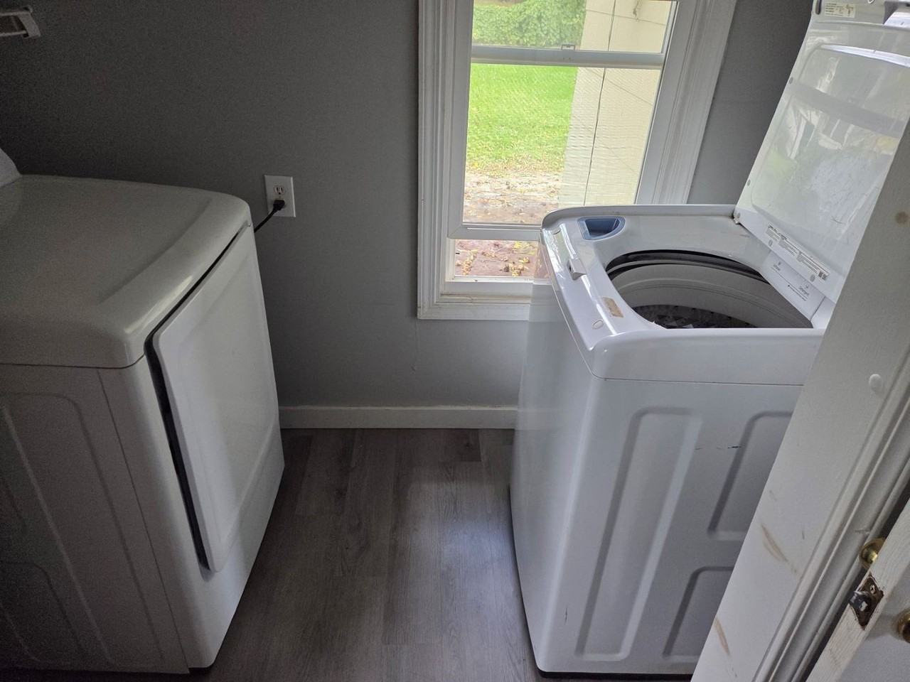 303 Melrose Dr - Photo 3 of 13