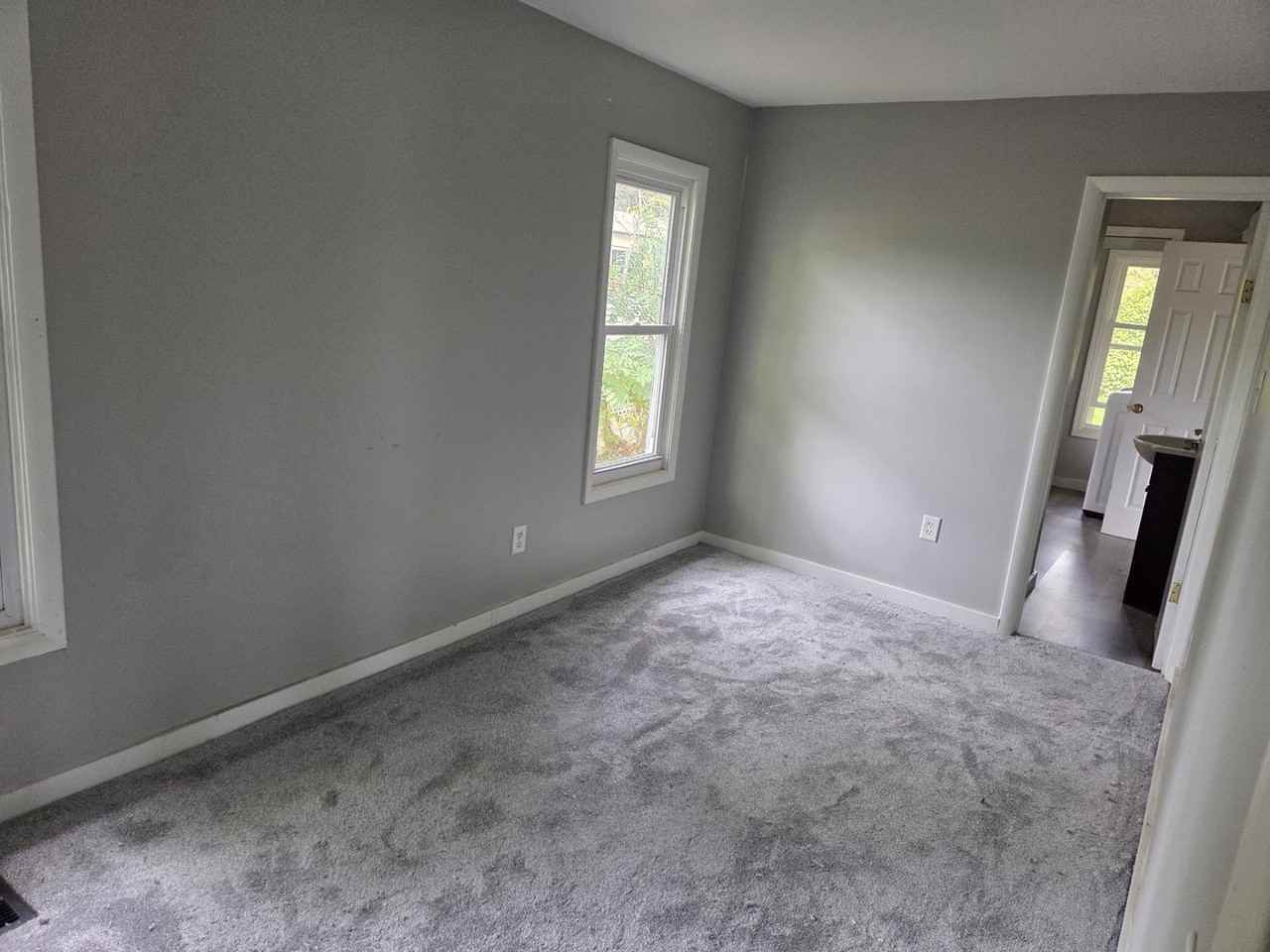 303 Melrose Dr - Photo 7 of 13