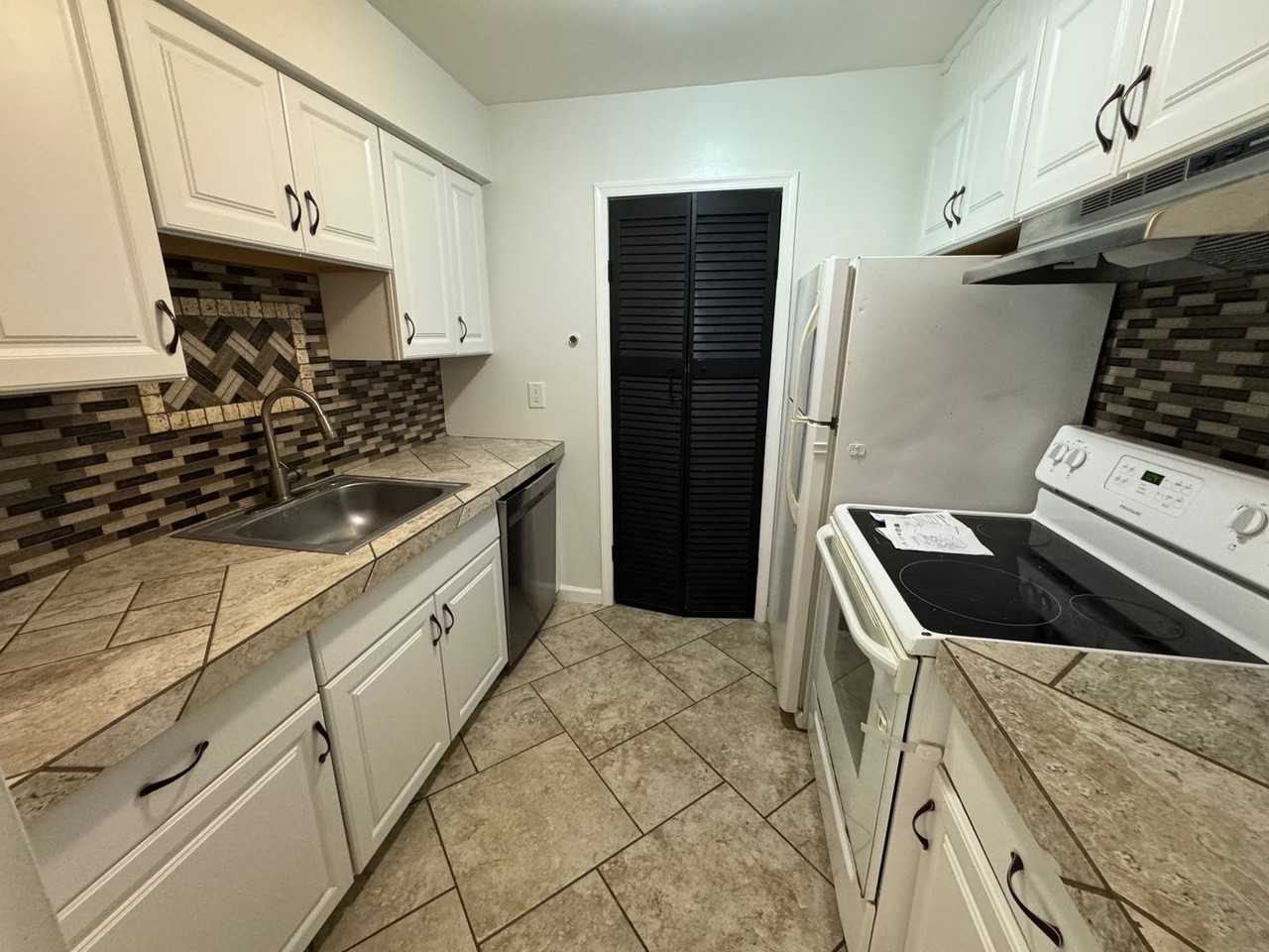 22 Fitzwatertown Rd - Photo 2 of 20