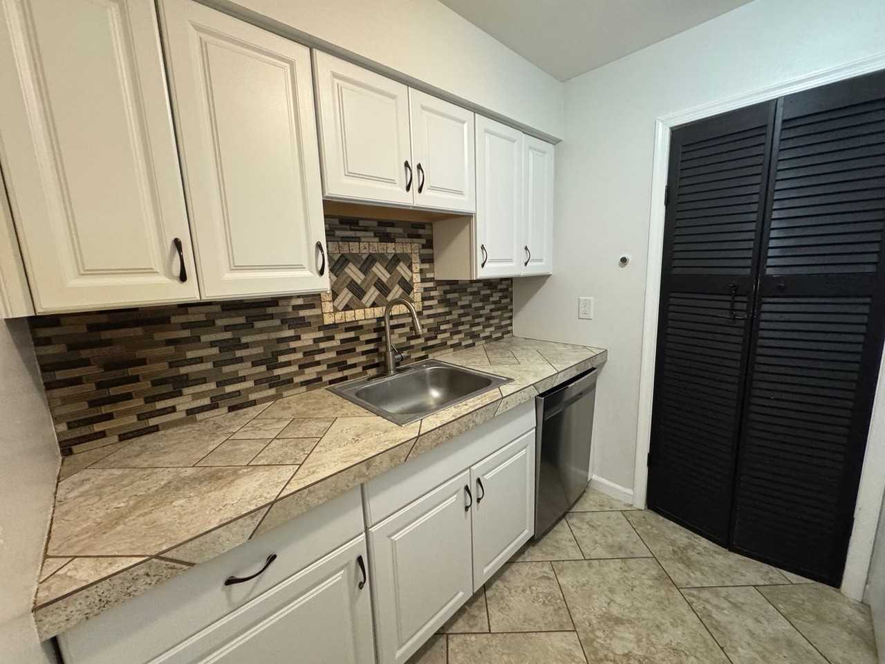 22 Fitzwatertown Rd - Photo 3 of 20