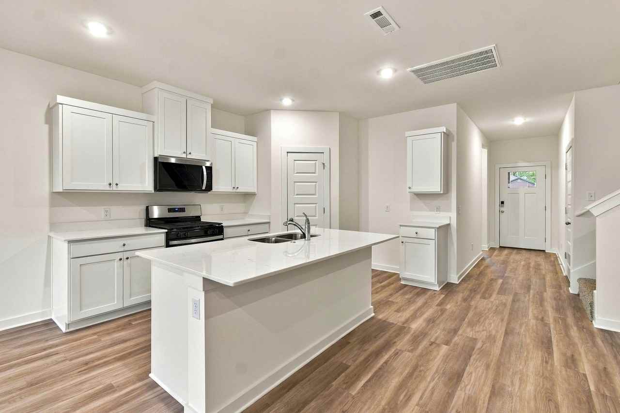 612 S Neon Ave - Photo 7 of 21
