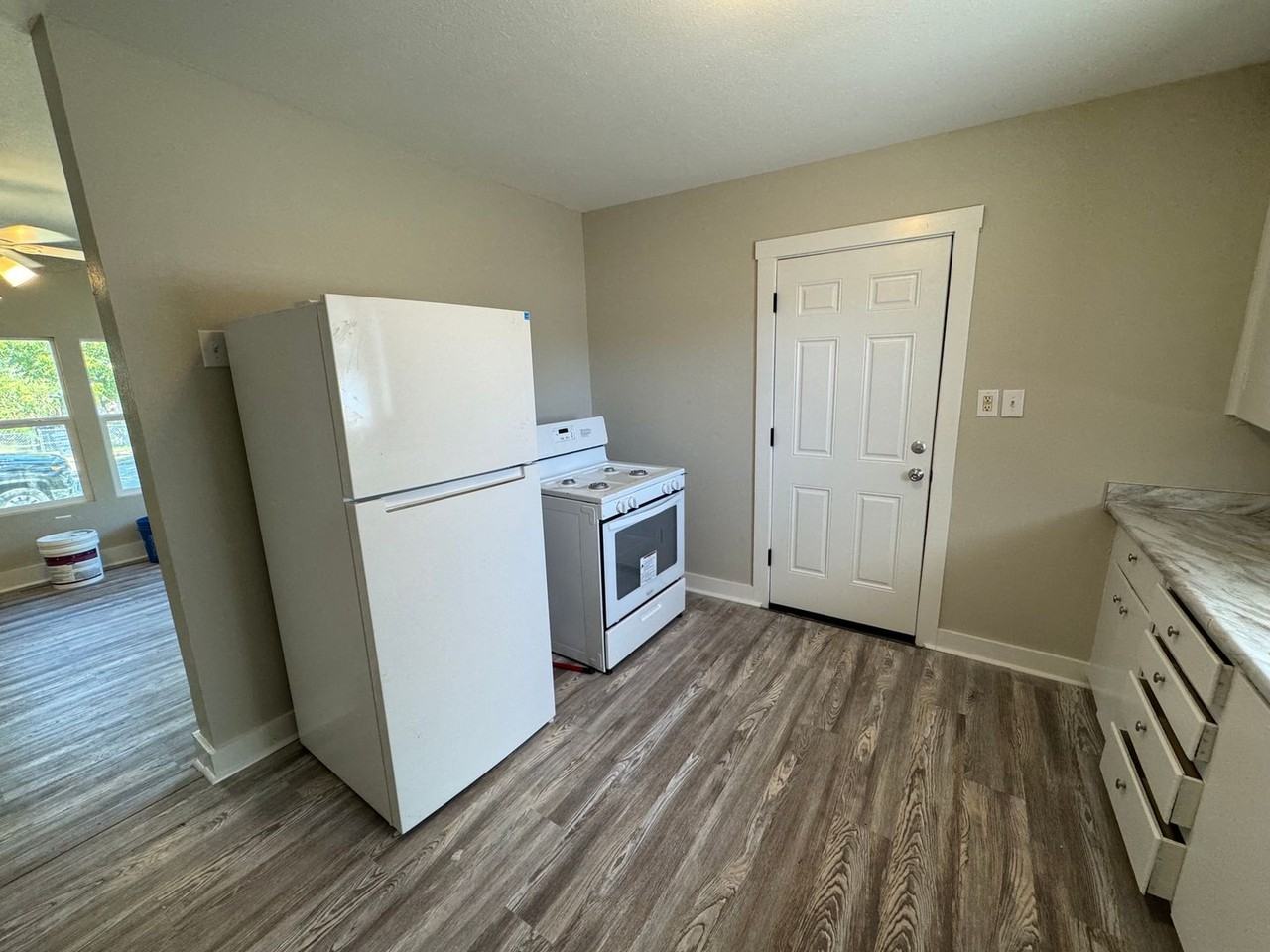 1724 Mcferrin Ave - Photo 4 of 8