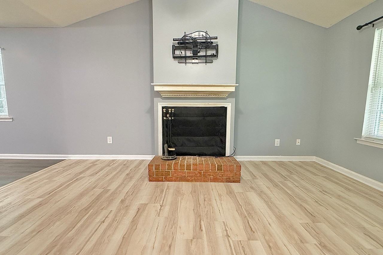 61 Gregory Ct - Photo 5 of 31