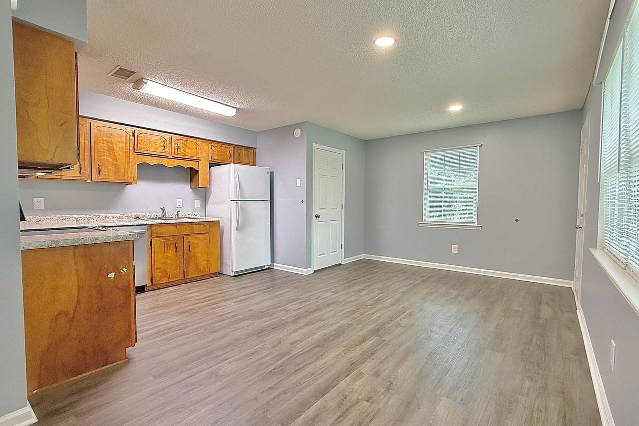 61 Gregory Ct - Photo 6 of 31