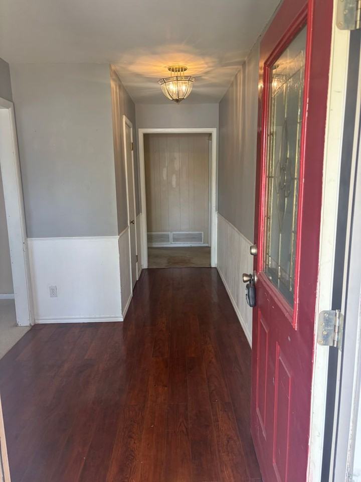 2467 Garfield Ave - Photo 2 of 23