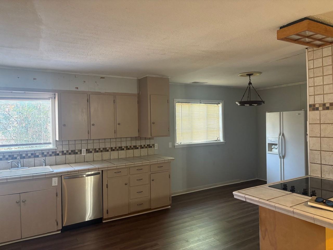 2467 Garfield Ave - Photo 6 of 23