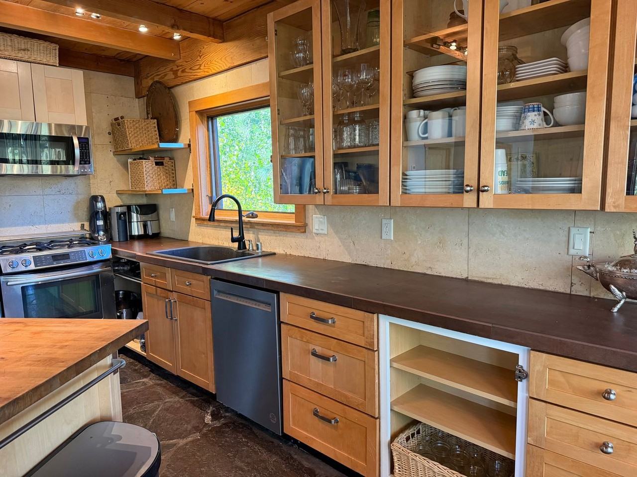 14695 Alder Creek Rd - Photo 6 of 18