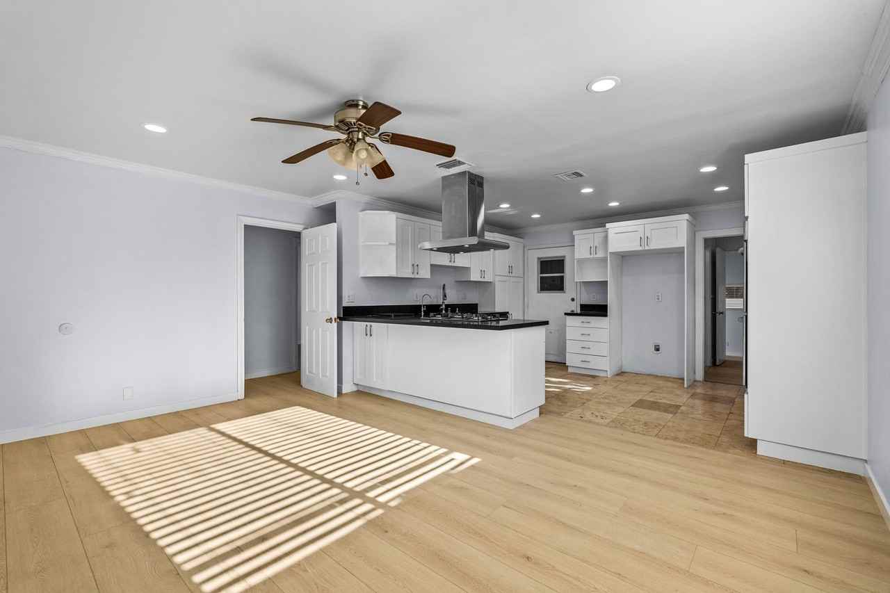 15944 Valerio St - Photo 6 of 21