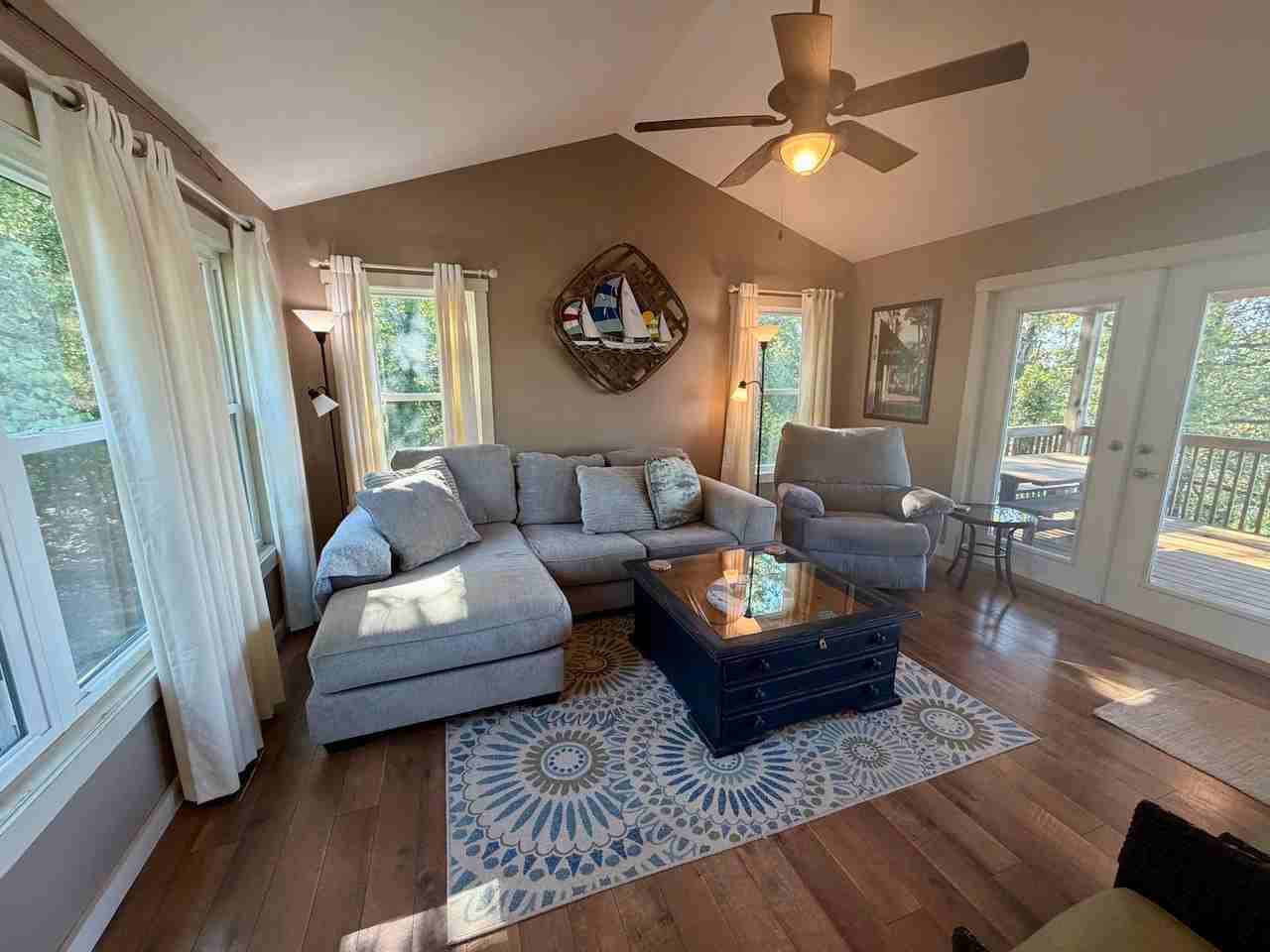 714 Roanoke Dr - Photo 6 of 24
