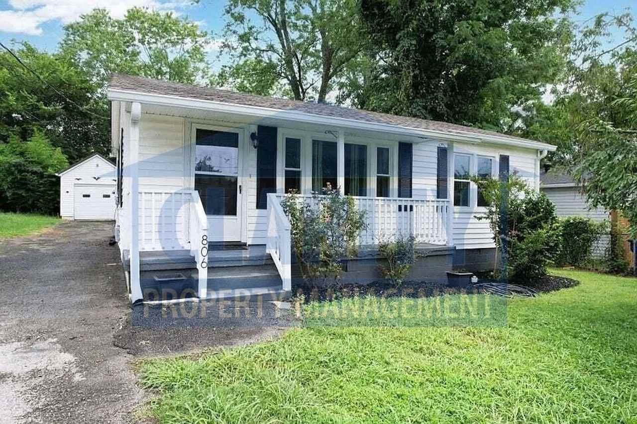 806 Willow St Nw - Photo 2 of 32