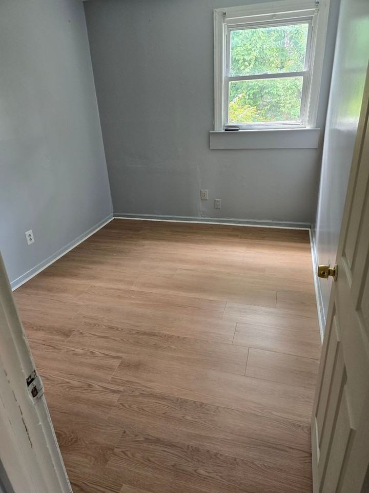 10032 Jeanes St - Photo 4 of 11