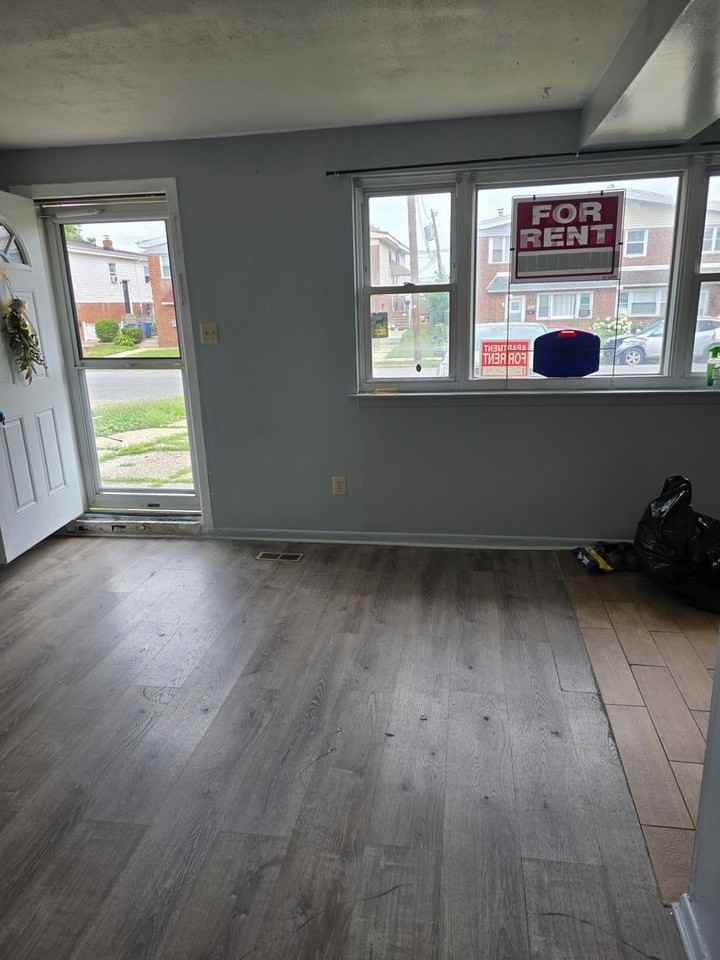 10032 Jeanes St - Photo 5 of 11