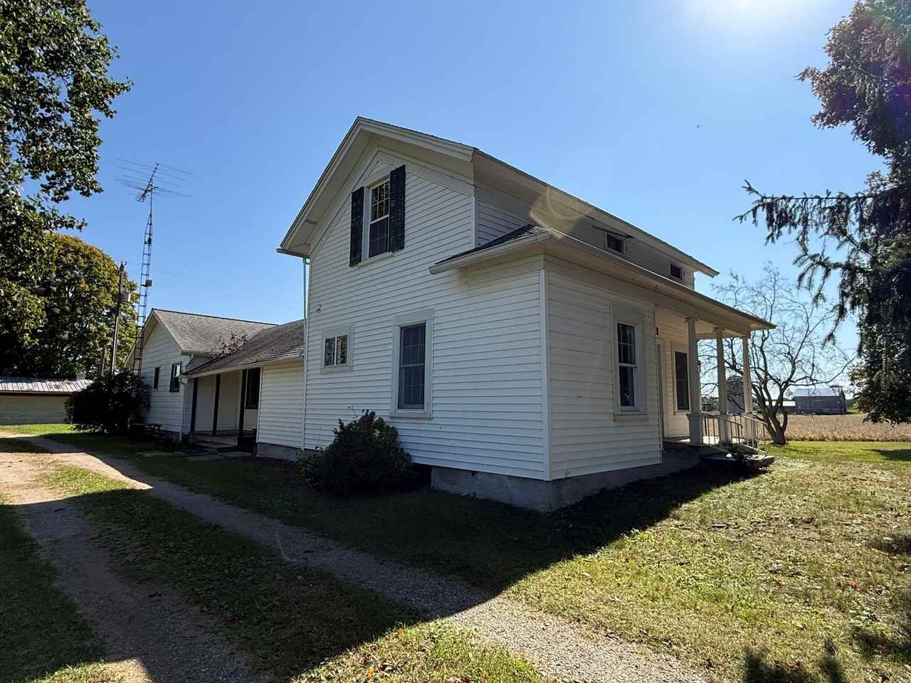 8525 S Jackson Rd - Photo 2 of 26