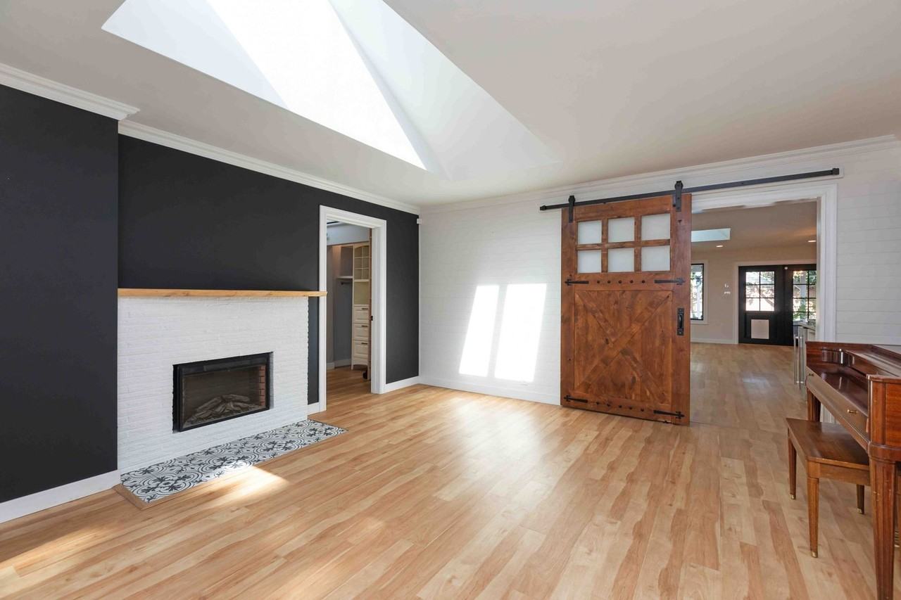 2732 Ne 95th St - Photo 6 of 49