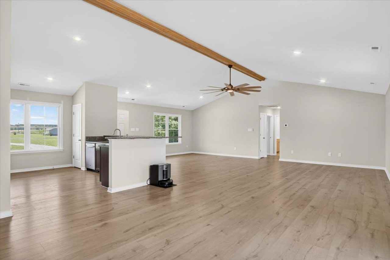 223 Vista Hill Ln - Photo 6 of 37
