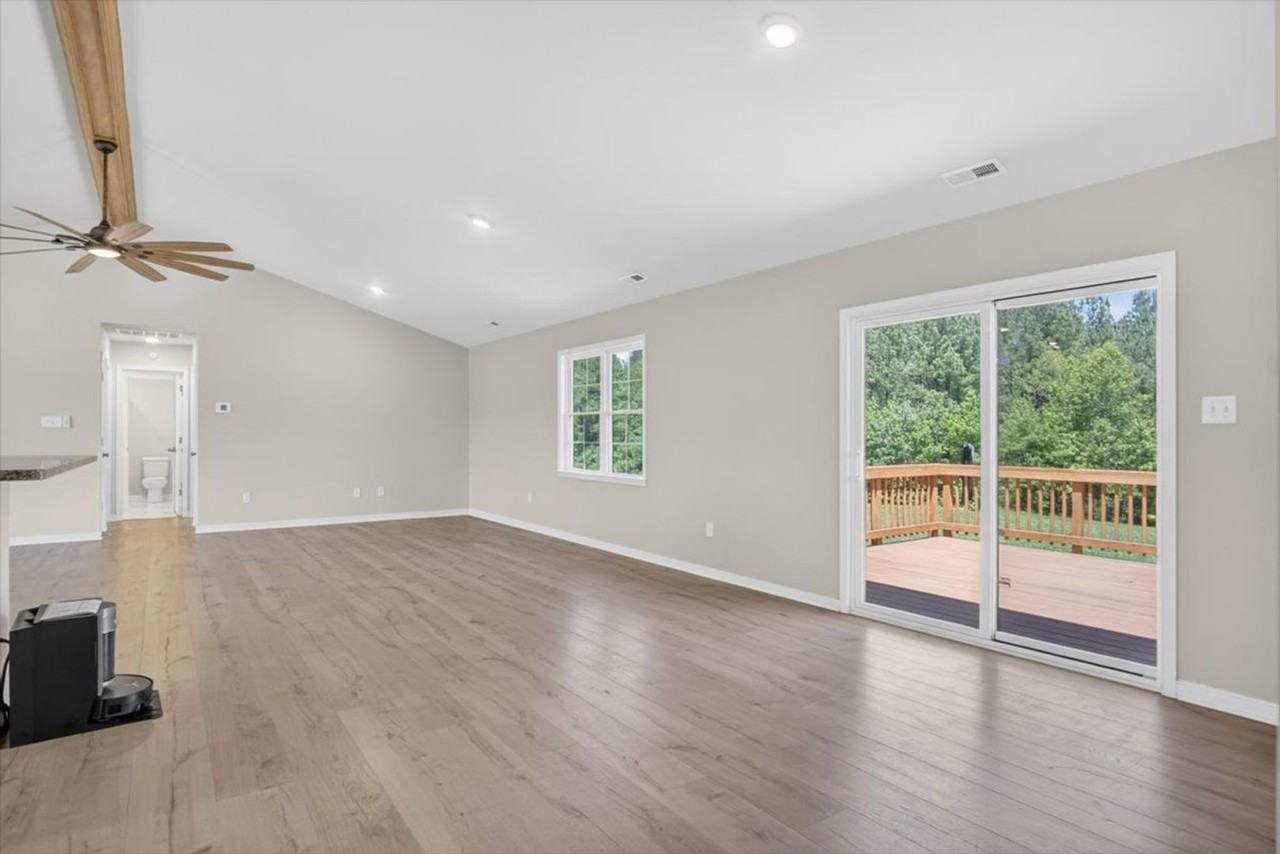 223 Vista Hill Ln - Photo 7 of 37