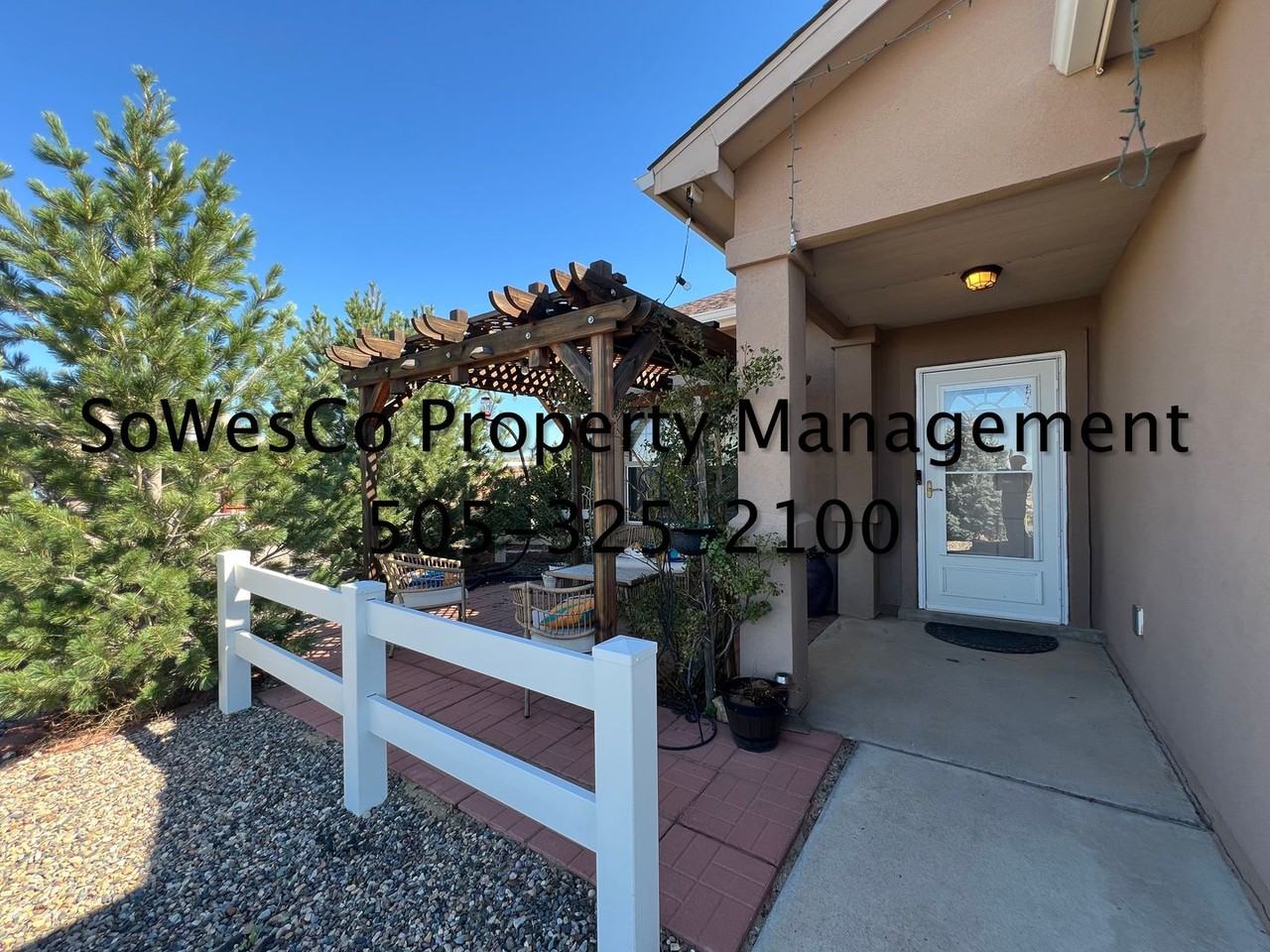 1220 Katherine Ave - Photo 2 of 24