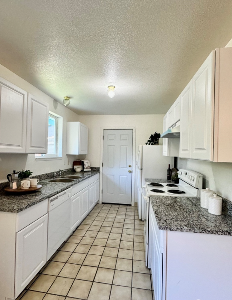 60 E Peyton Pl - Photo 6 of 11