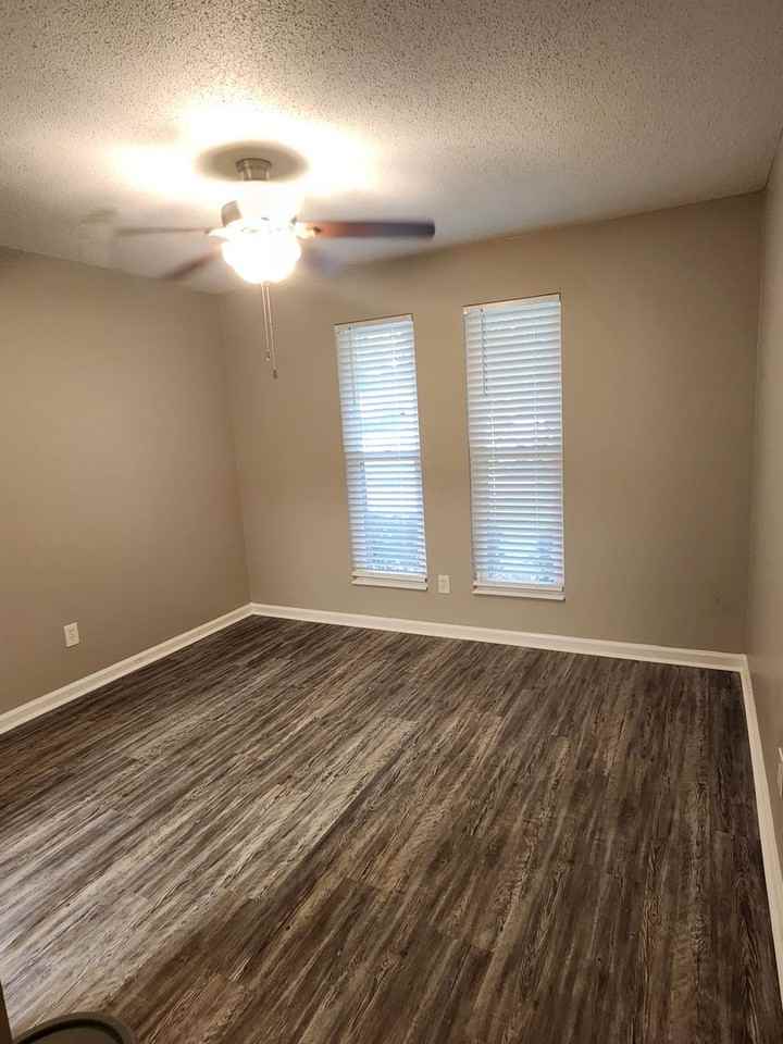 1325 Whitfield Park Dr - Photo 6 of 15