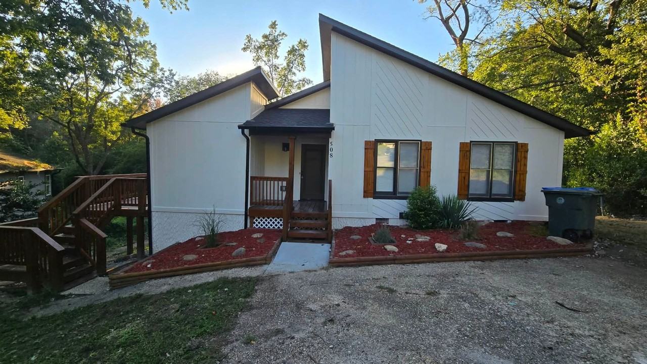 508 Singletary Pl - Photo 2 of 26